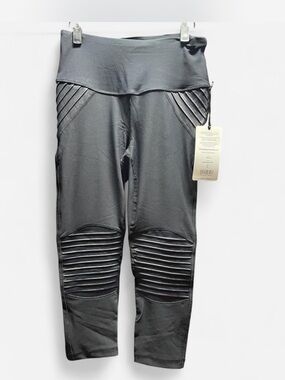 Black Ribbed Moto Capri Leggings